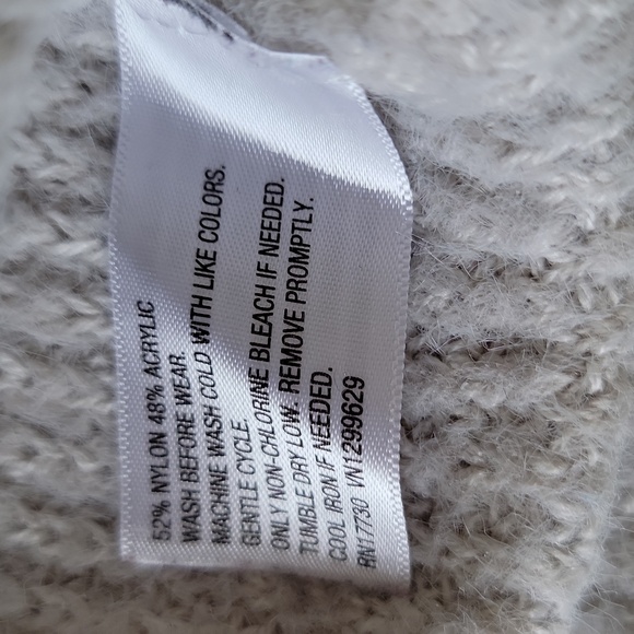 art class Fuzzy Cropped Sweater Pull Over Crew Neck Long Sleeve Gray Medium 7-8 - Picture 3 of 10